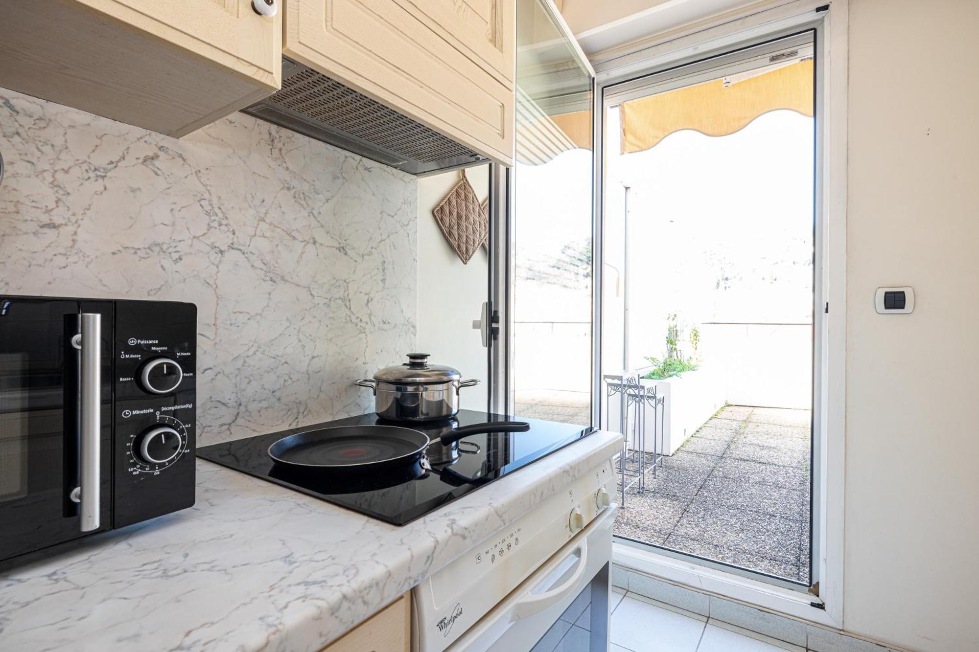 Victoria Bergamote Attic - Happy Rentals Menton Buitenkant foto