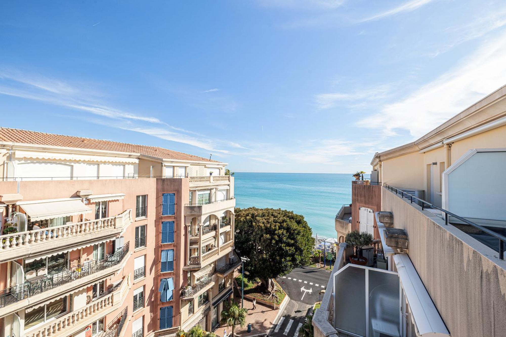 Victoria Bergamote Attic - Happy Rentals Menton Buitenkant foto