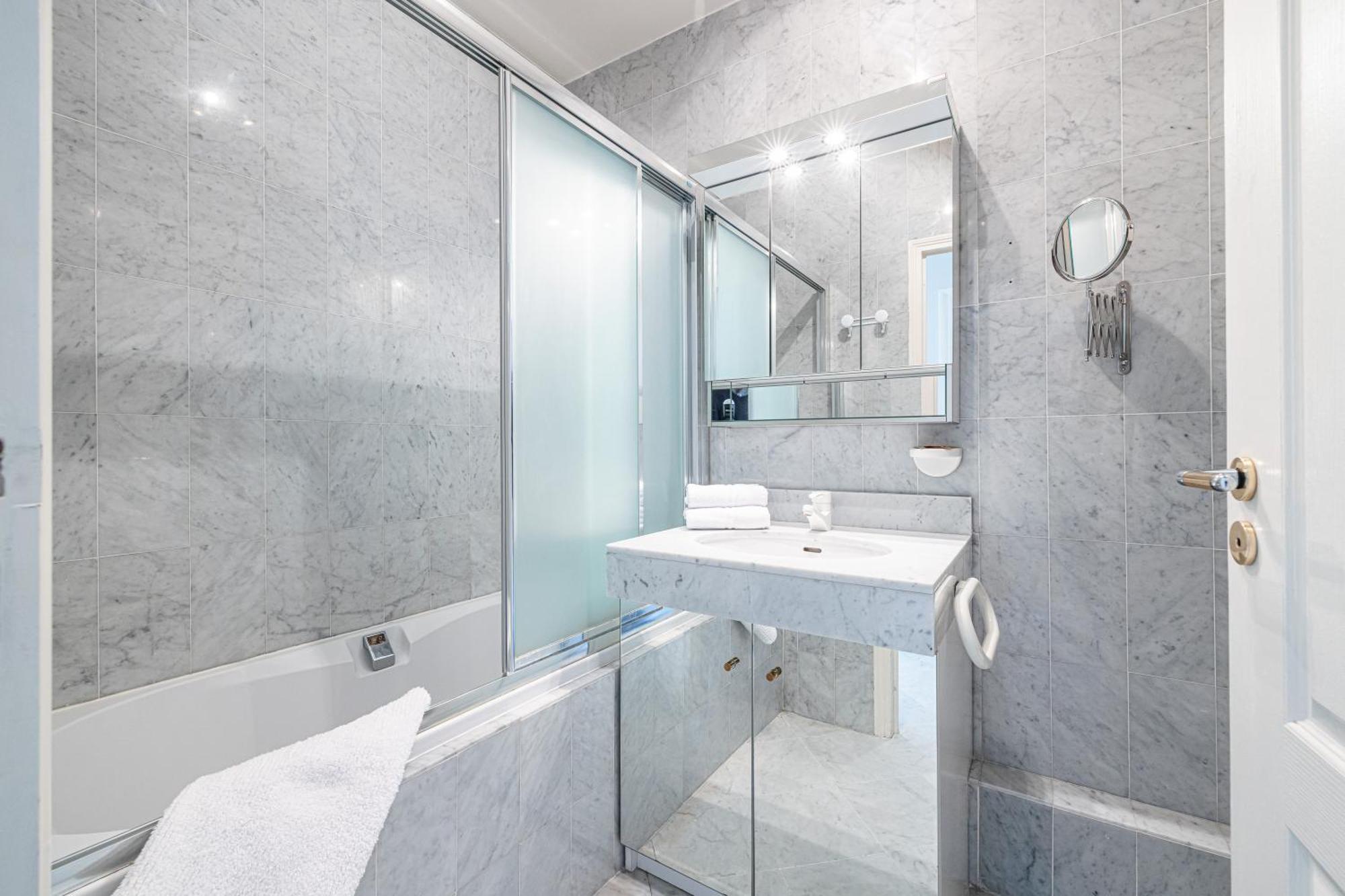 Victoria Bergamote Attic - Happy Rentals Menton Buitenkant foto